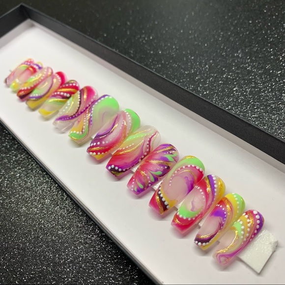 90s Nails - Picture 2 of 3